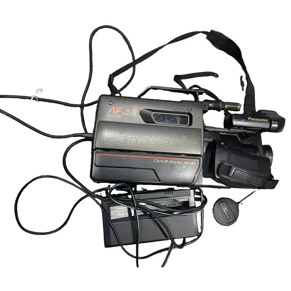 Panasonic AF X8 Omnimovie VHS HQ Camcorder Camera PV-420D FOR PARTS/NOT WORKING